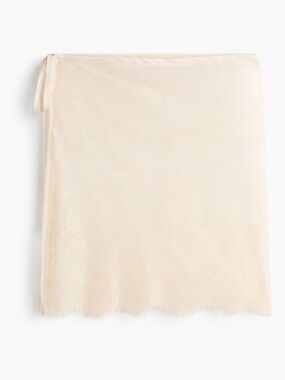 H&M Lace Hip Scarf in Cream
